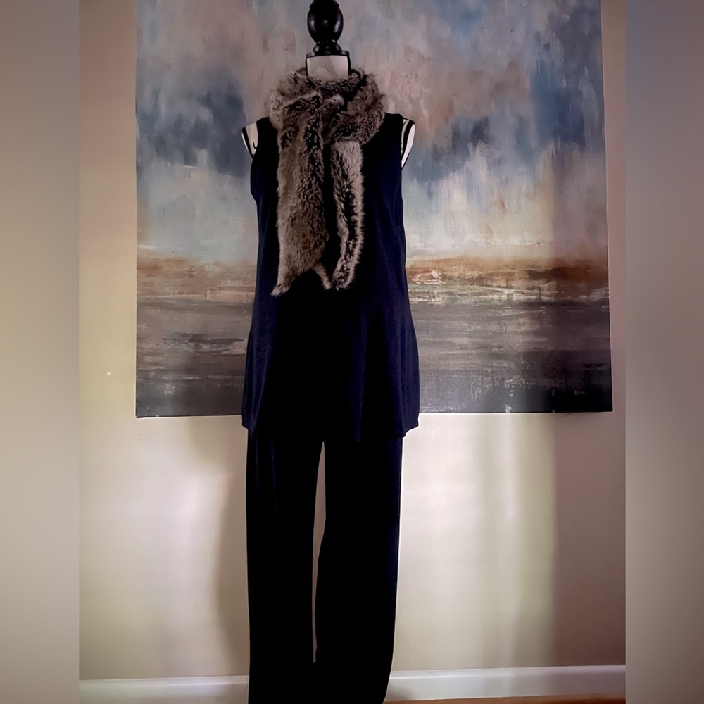 Host’s Pick🦋🌸 2pc navy blue jersey knit top and pant - Picture 3 of 16